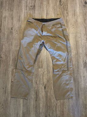 Kuhl Radikl Pants Mens 36x30 Beige Cargo Outdoor Hiking Stretch Canvas Workwear